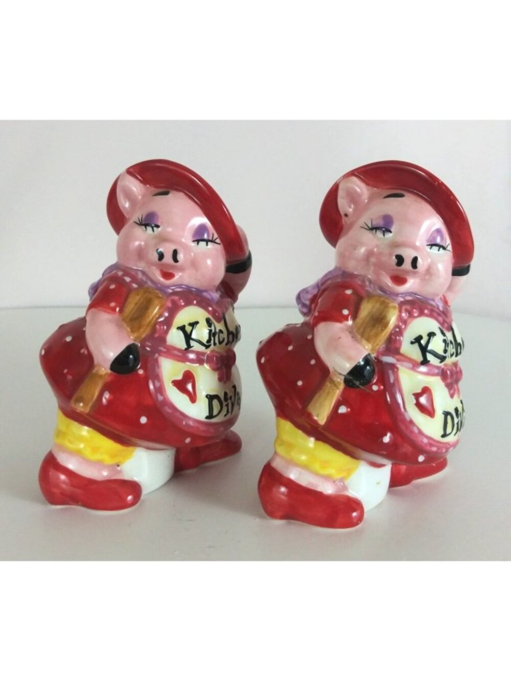 Vintage Holiday Time Kitchen Diva Pig Salt & Pepper Shakers